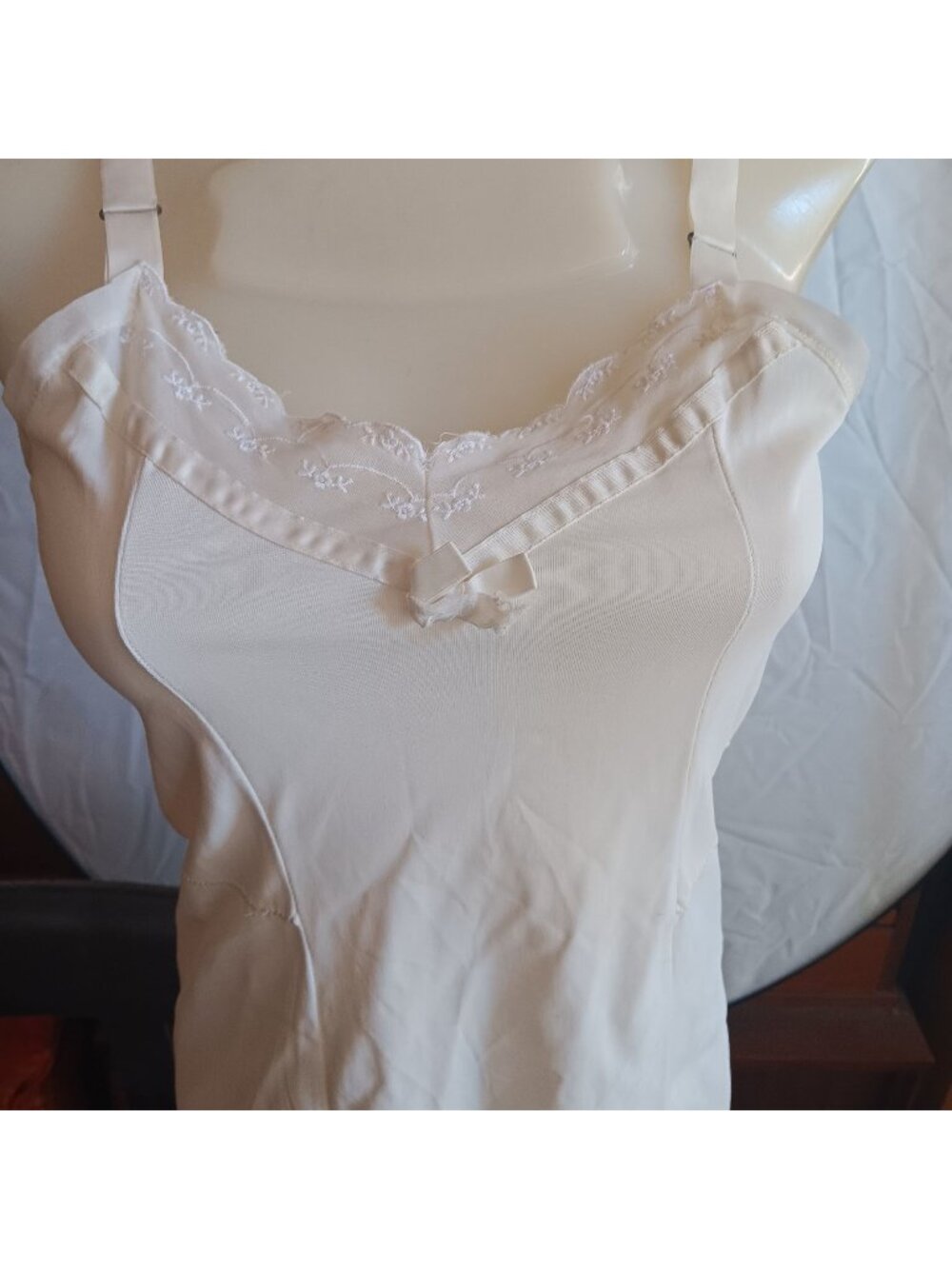 Vintage Womens XS Lorraine Slip Lace Trim Bow Adjustable Straps 1970's Goth Glam